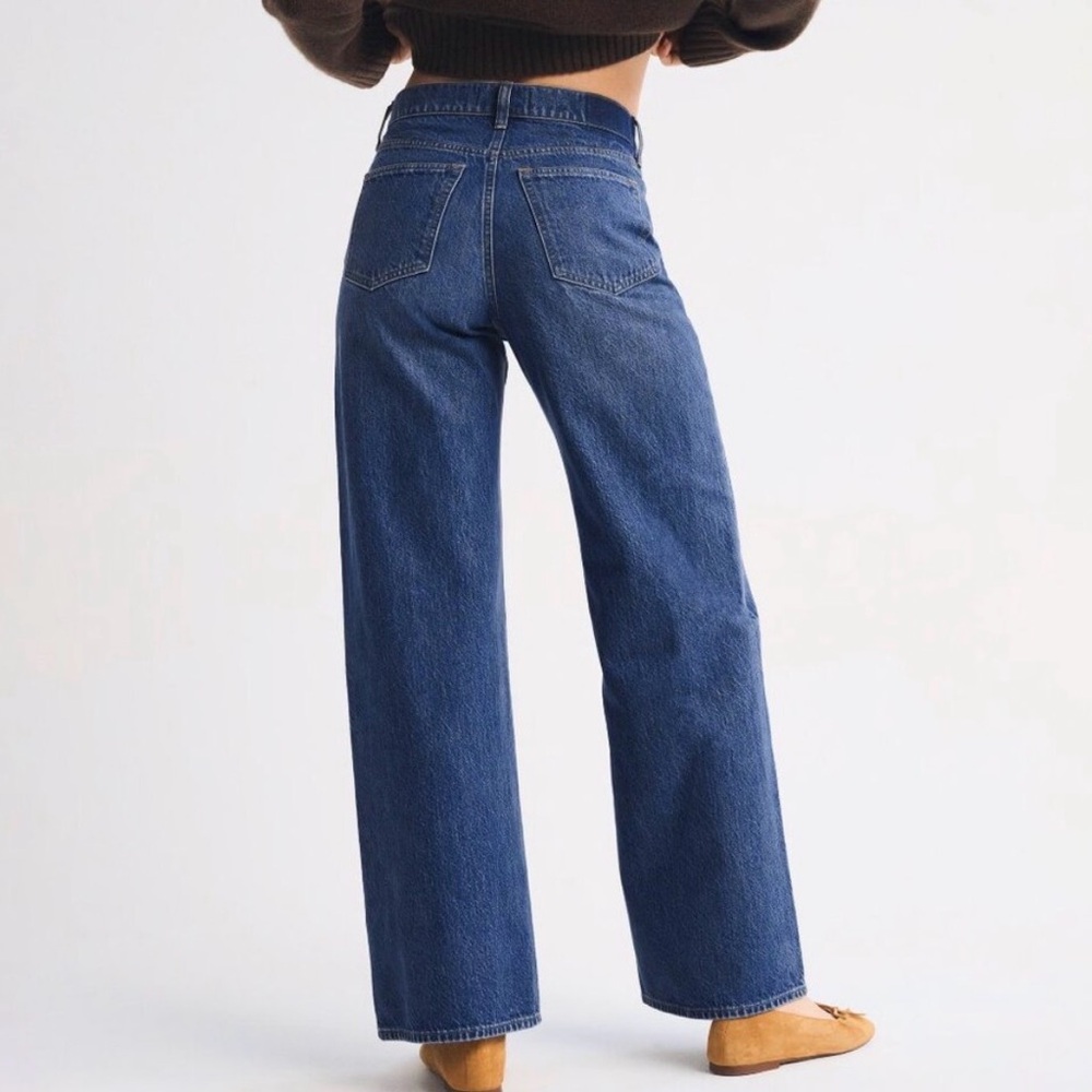 Abercrombie & Fitch High-Rise Wide Leg Jeans in Classic Blue Denim - Picture 2 of 5